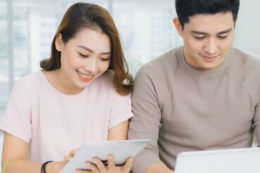 So sánh bảo hiểm truyền thống và bảo hiểm điện tử